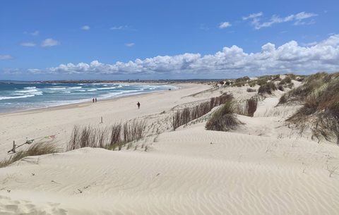 Praia da Gambôa at the entrance to Peniche, beside the fortress walls