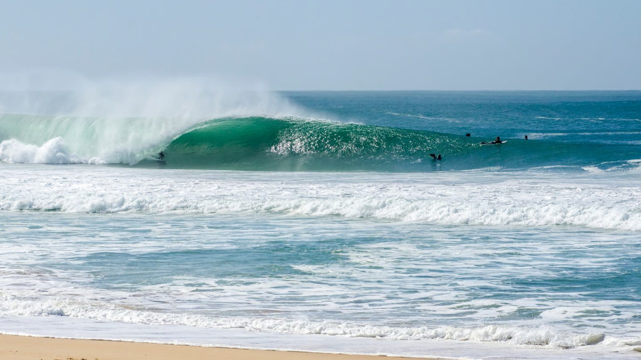 Supertubos in action — real footage of the beach break, Peniche.